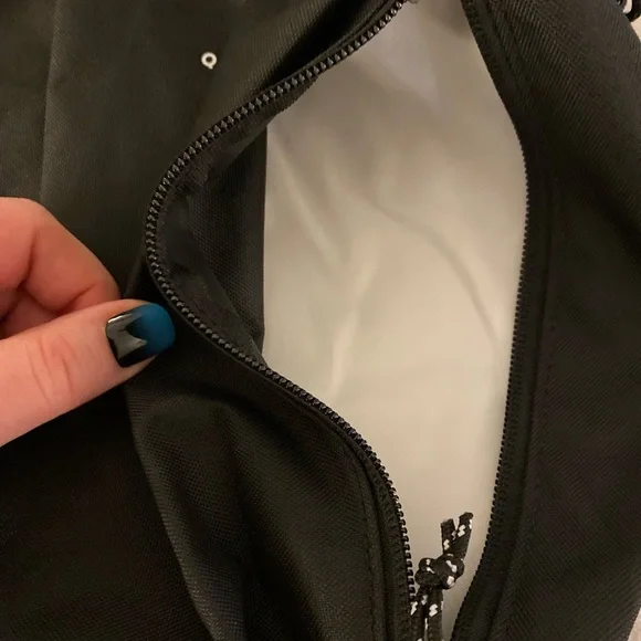 💙 Quechua Black Backpack - Picture 7 of 15